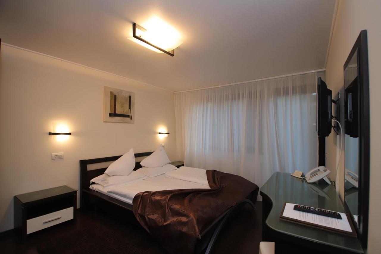 Hotel Complex Cochet Buşteni Esterno foto