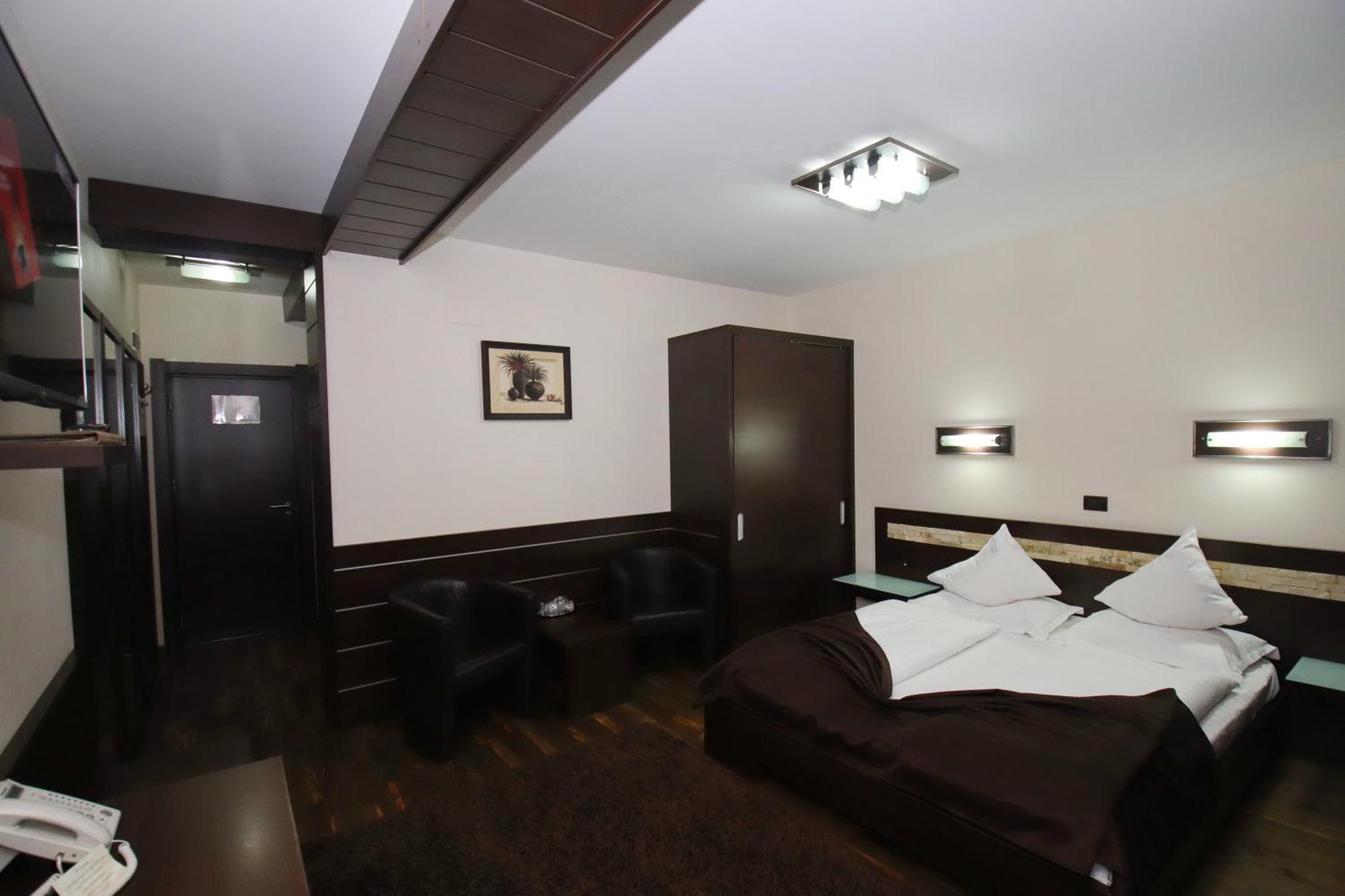 Hotel Complex Cochet Buşteni Esterno foto