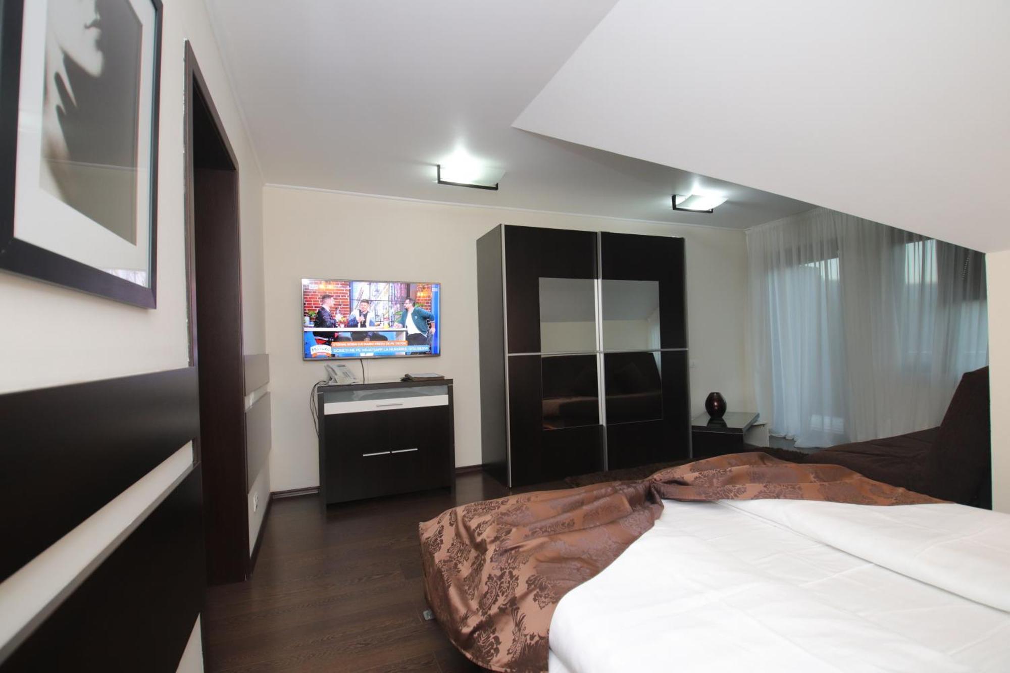 Hotel Complex Cochet Buşteni Esterno foto