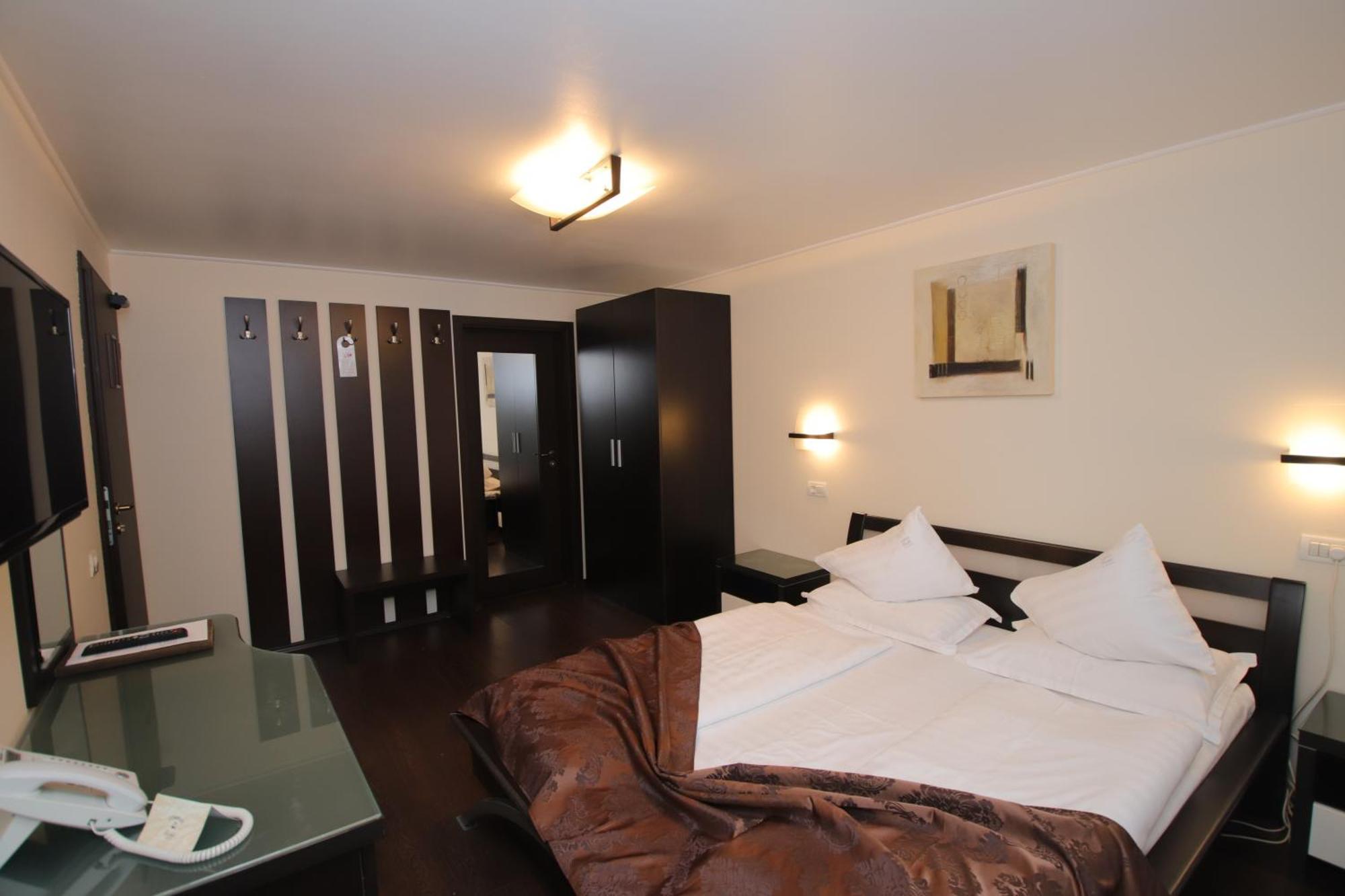 Hotel Complex Cochet Buşteni Esterno foto