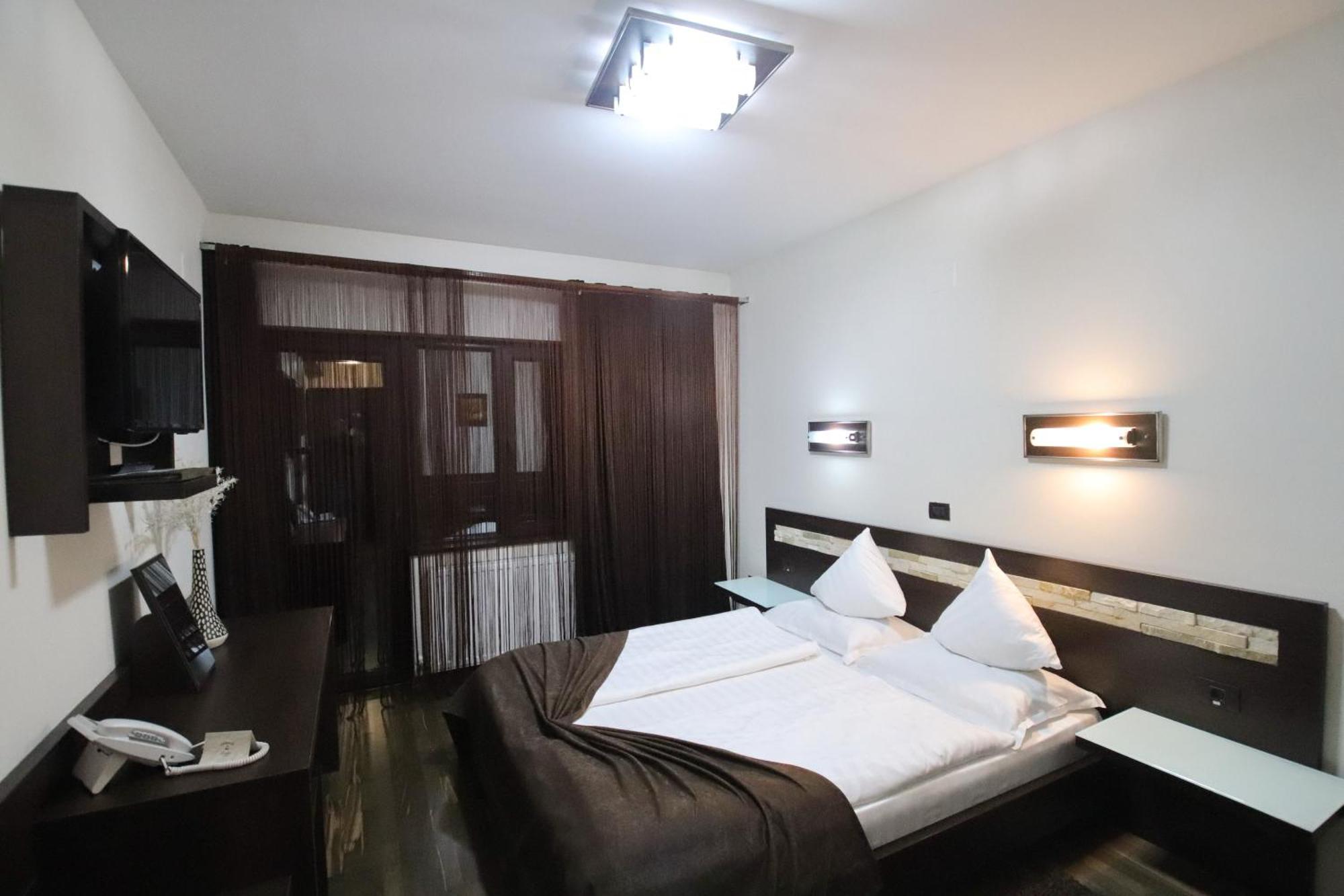 Hotel Complex Cochet Buşteni Esterno foto