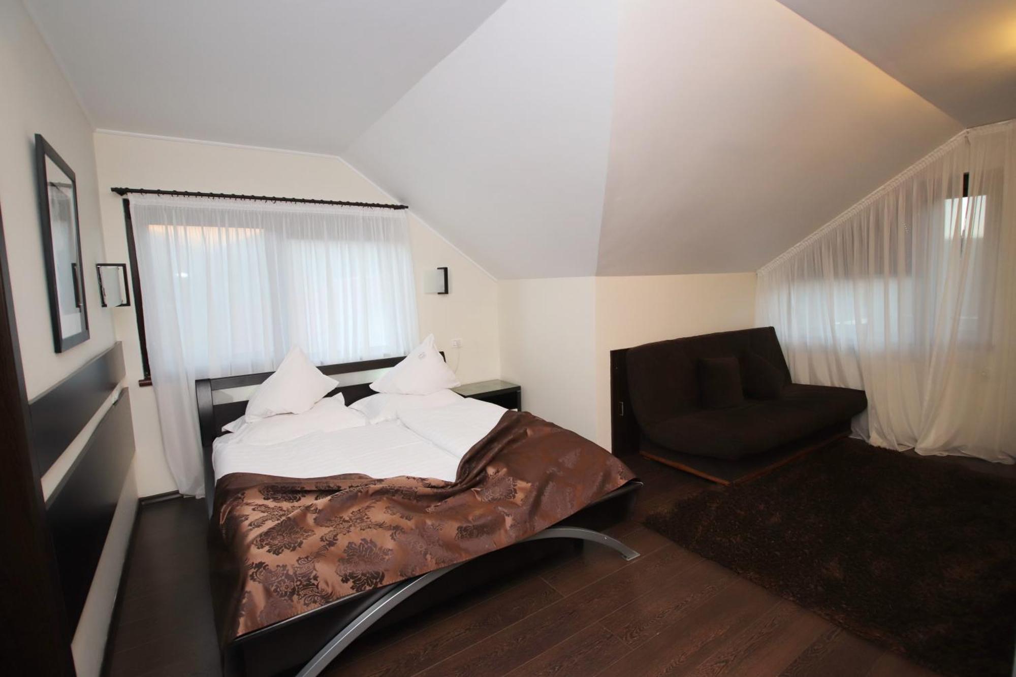 Hotel Complex Cochet Buşteni Esterno foto