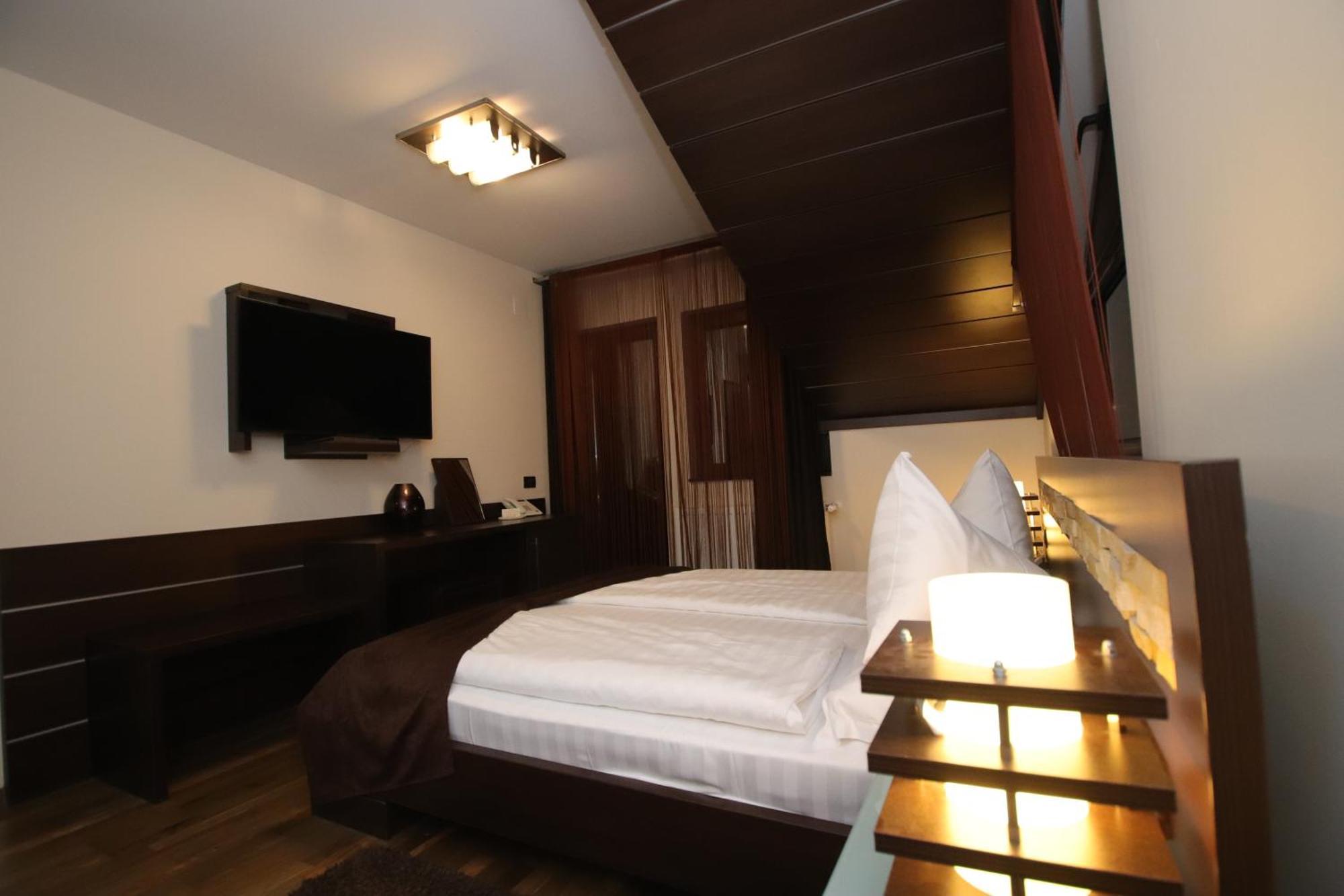 Hotel Complex Cochet Buşteni Esterno foto