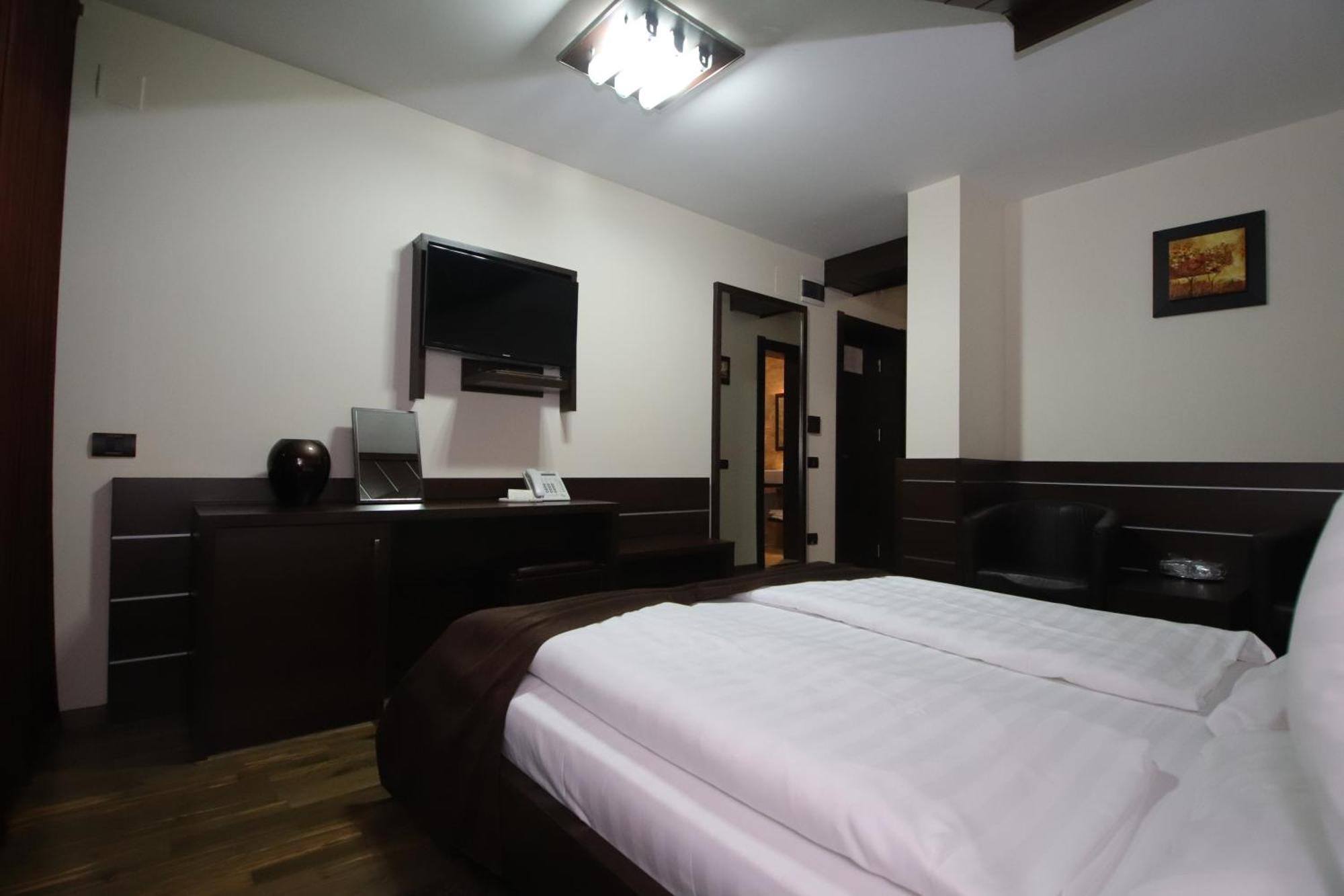 Hotel Complex Cochet Buşteni Esterno foto