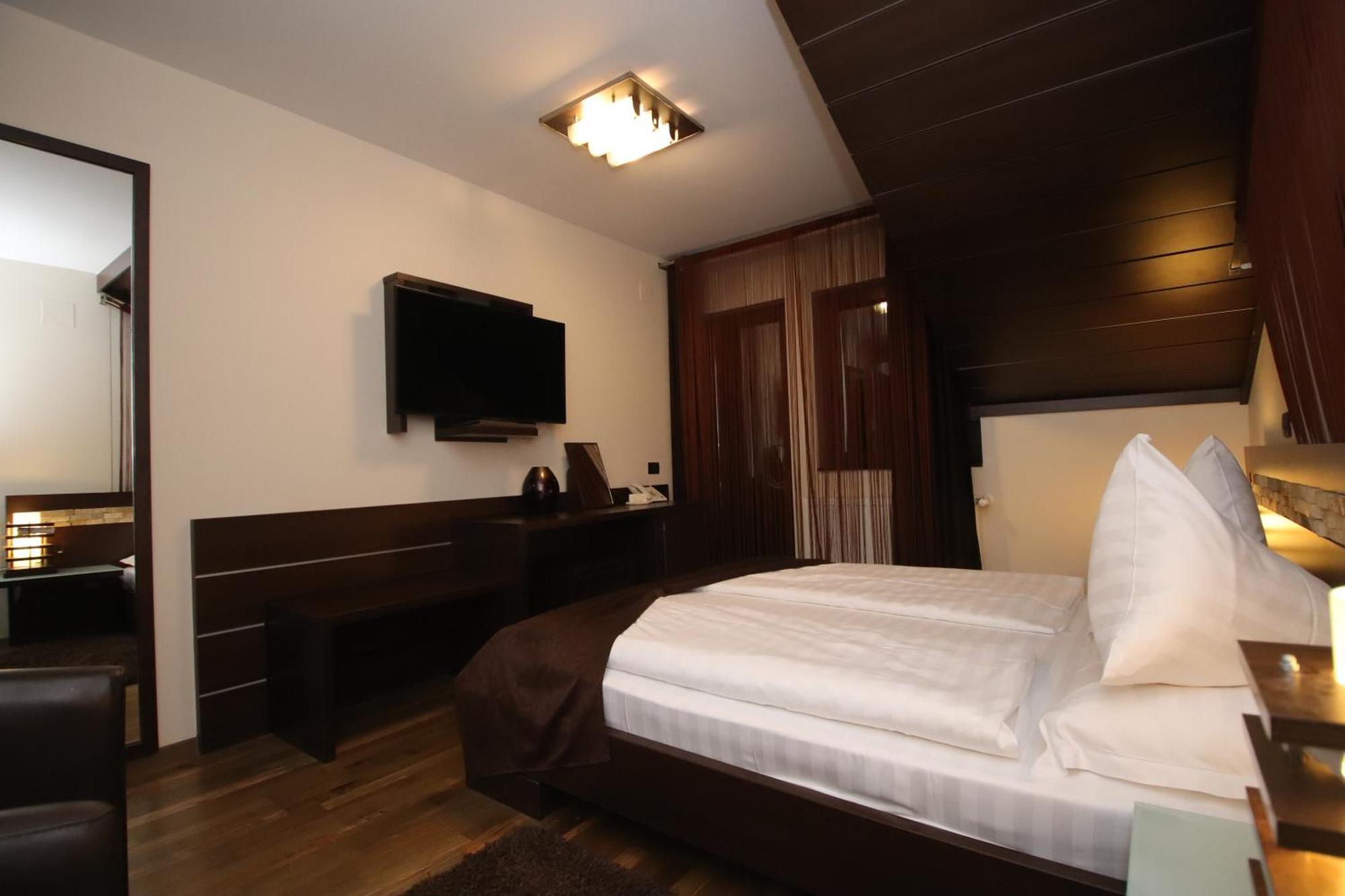Hotel Complex Cochet Buşteni Esterno foto