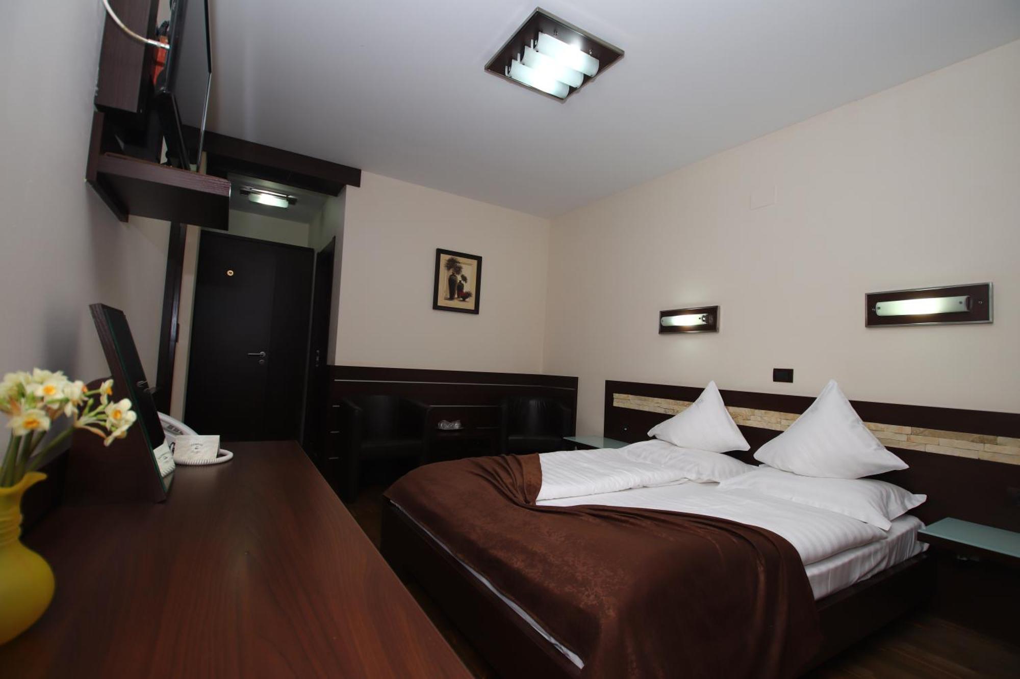 Hotel Complex Cochet Buşteni Esterno foto