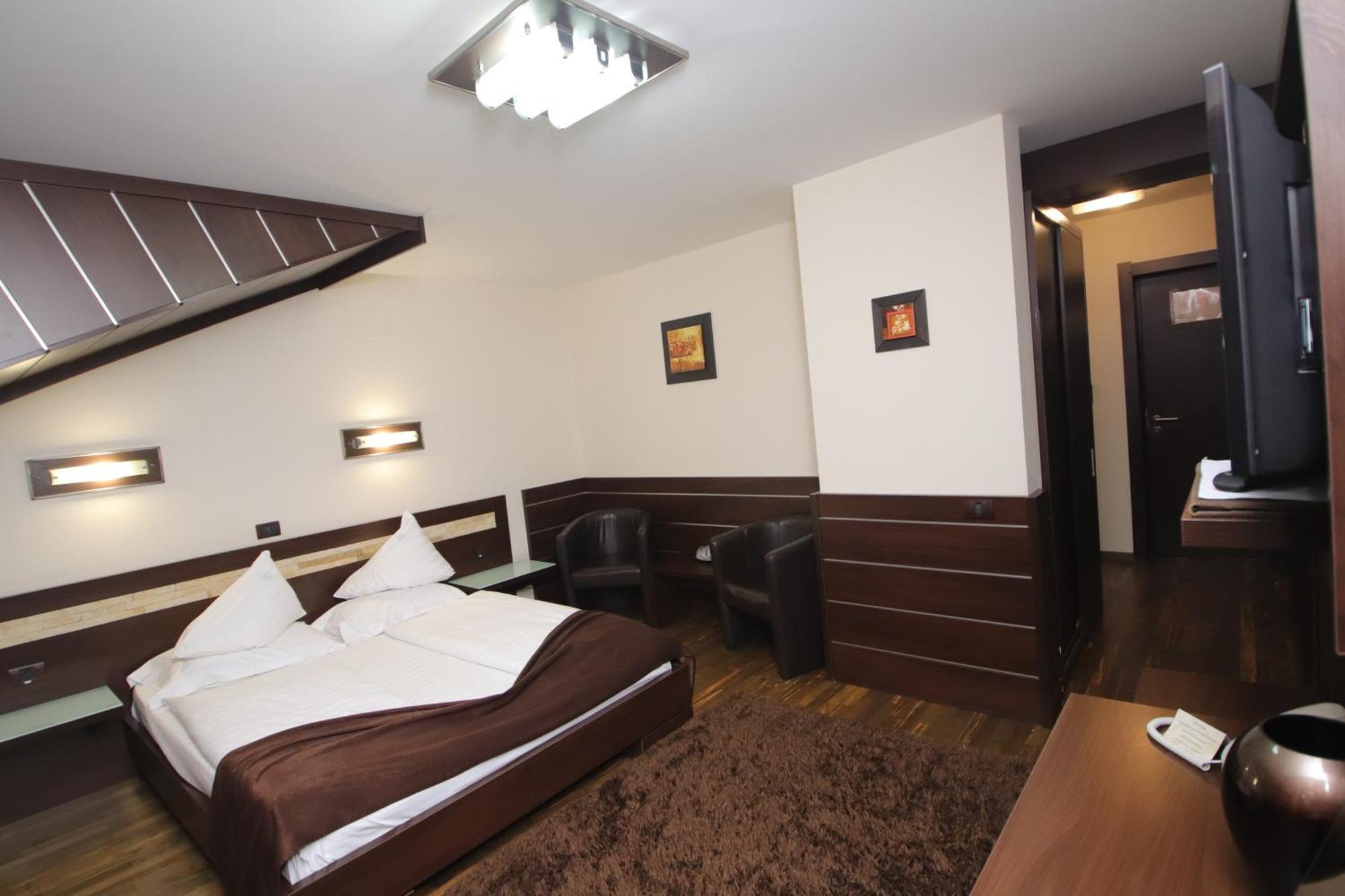 Hotel Complex Cochet Buşteni Esterno foto