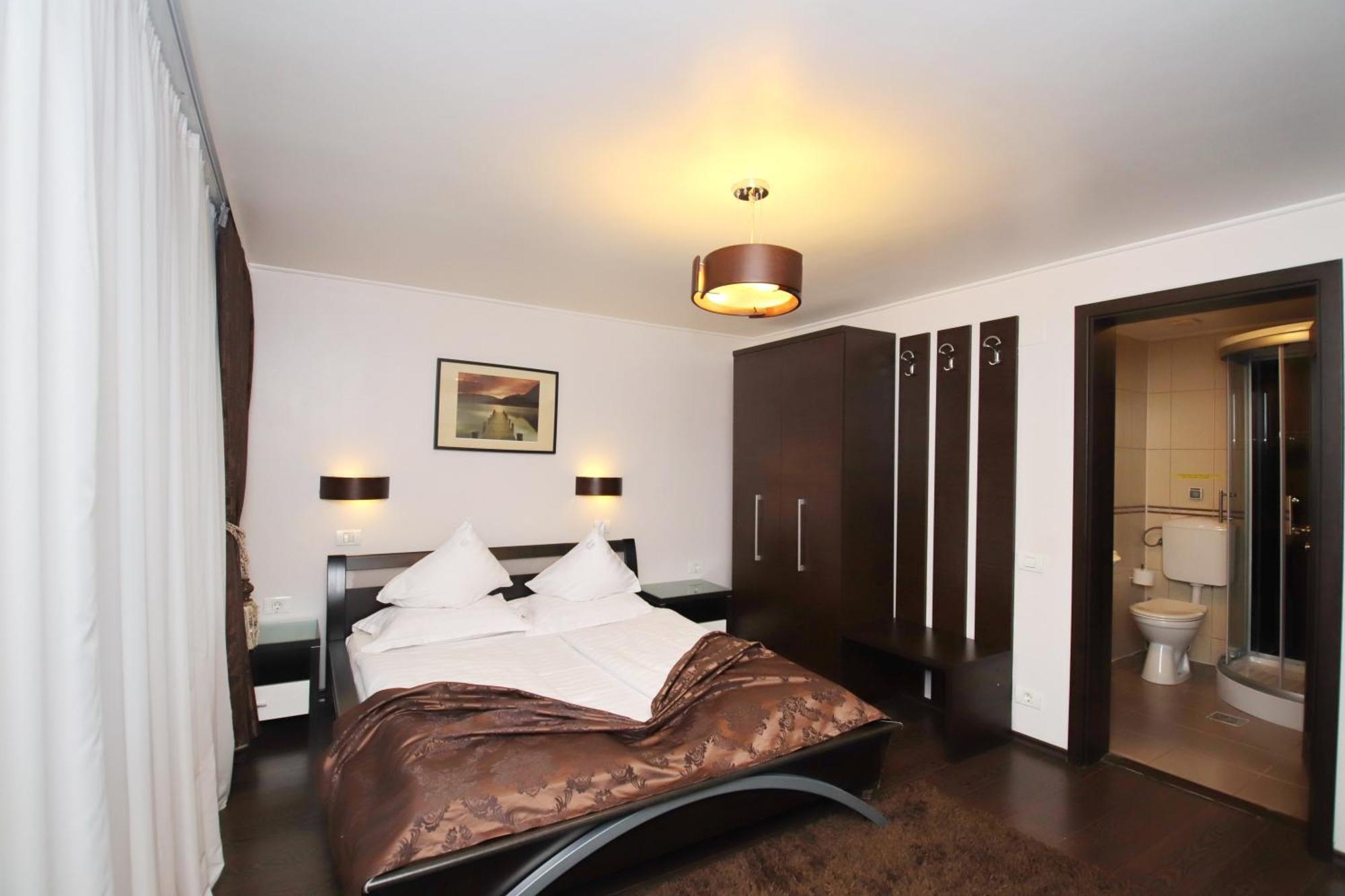 Hotel Complex Cochet Buşteni Esterno foto