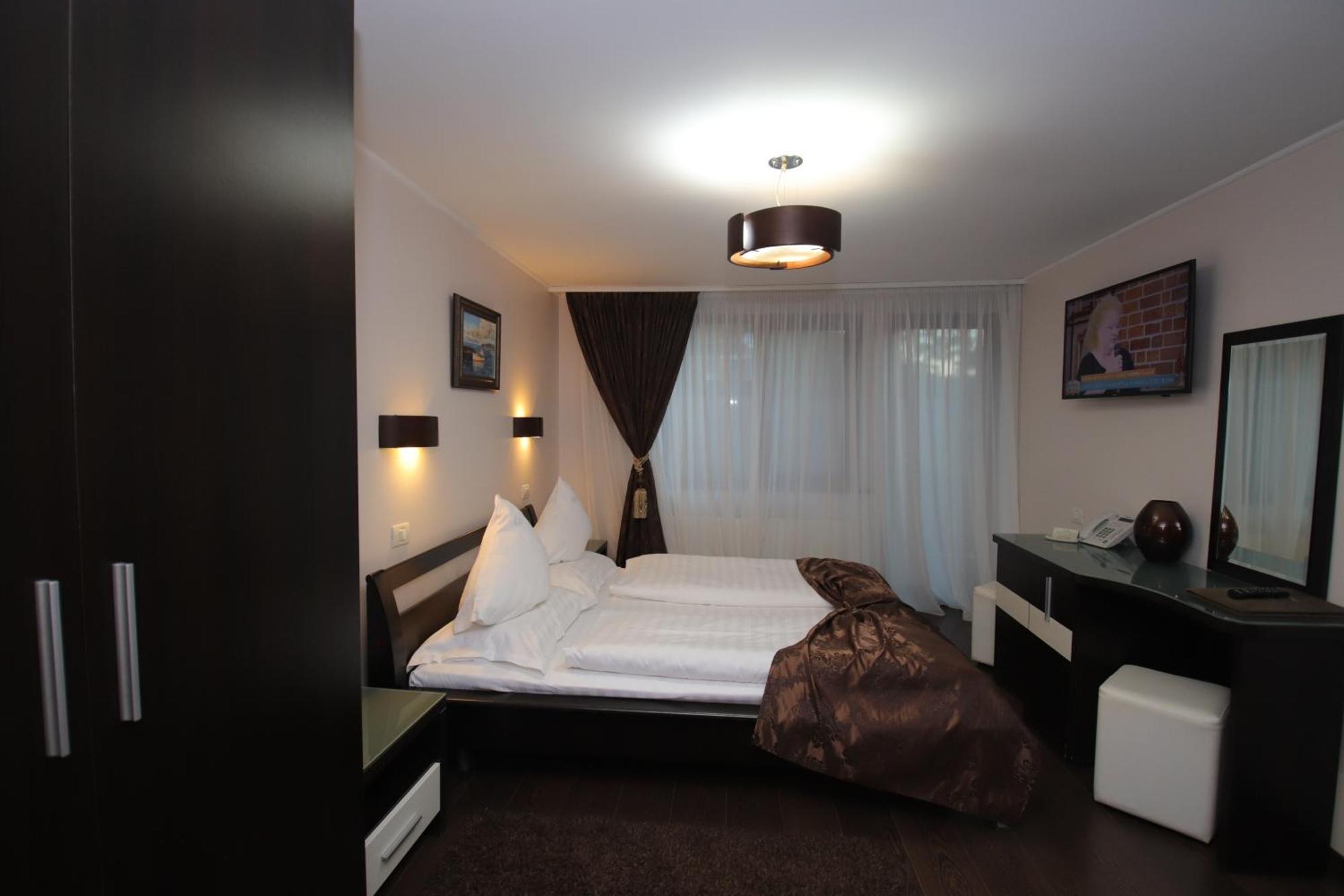 Hotel Complex Cochet Buşteni Esterno foto