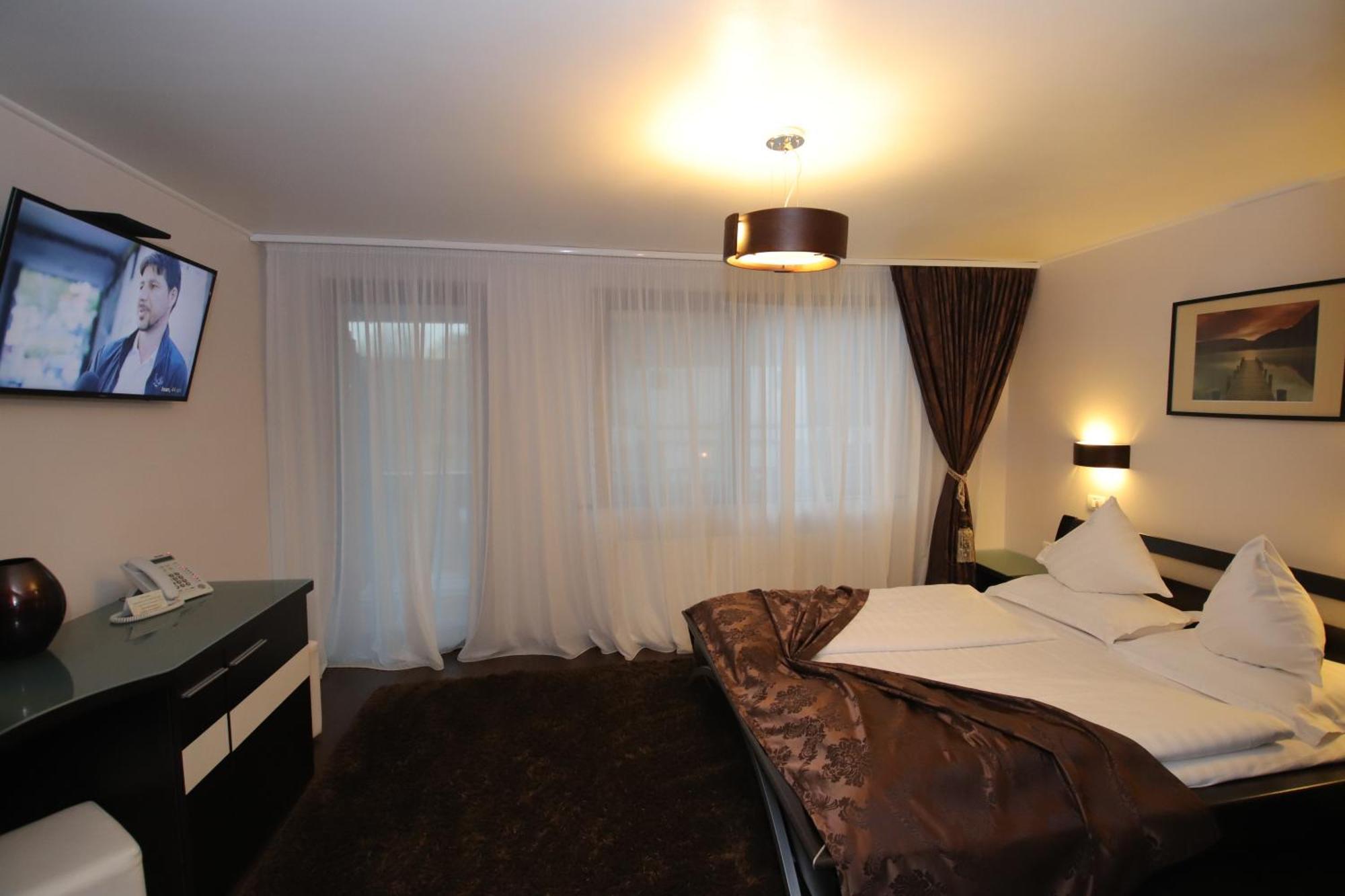 Hotel Complex Cochet Buşteni Esterno foto