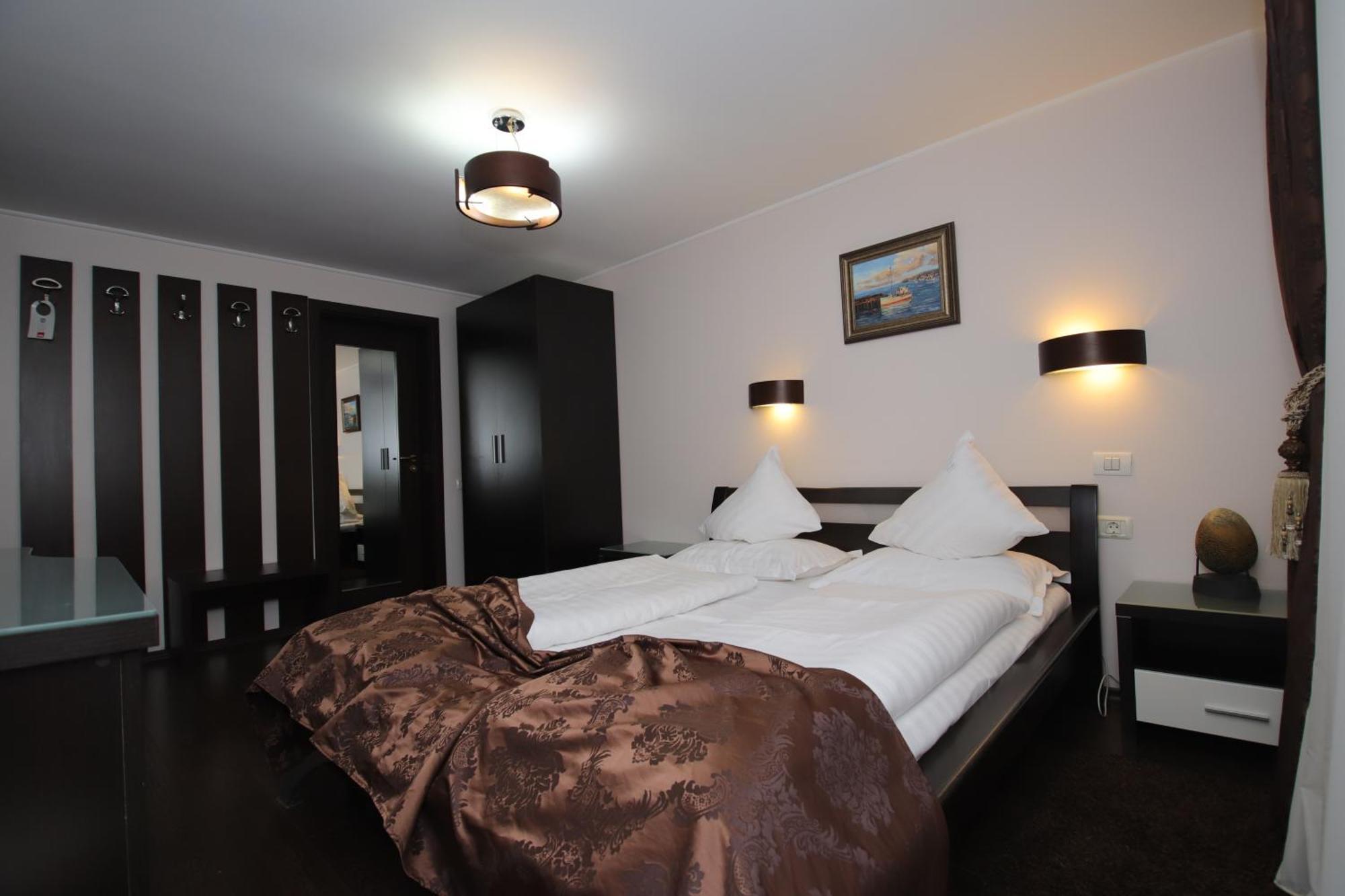 Hotel Complex Cochet Buşteni Esterno foto
